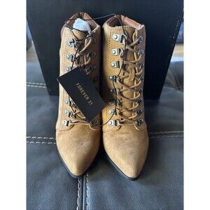 NWT Forever 21 faux suede lace-up ankle boots Sz 9